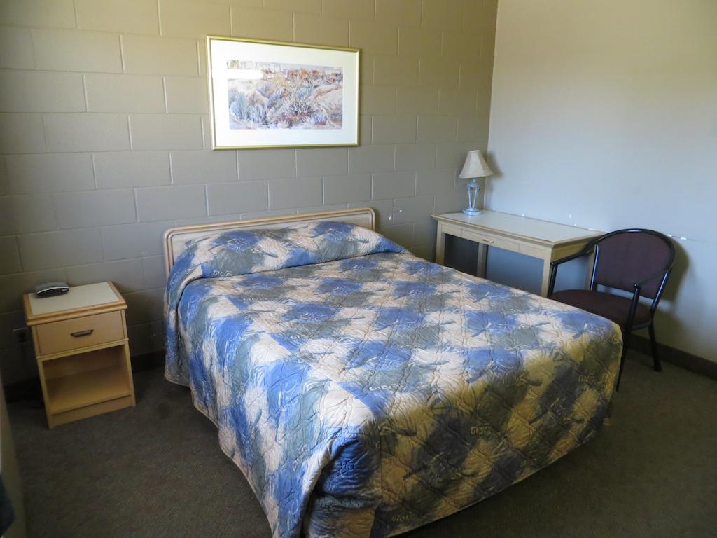 Westgate Inn Saskatoon Szoba fotó